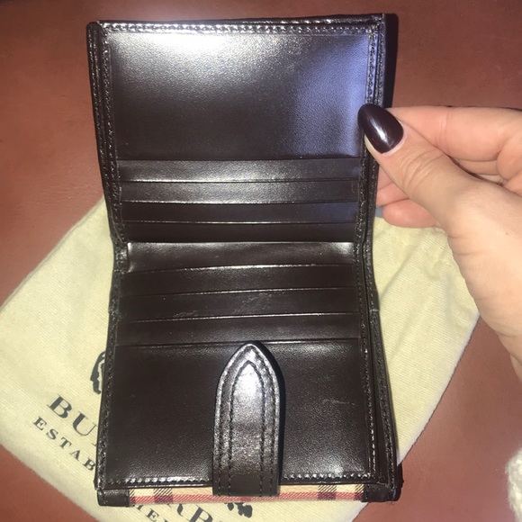 Burberry Haymarket Check Medium Wallet - Picture 4 of 6